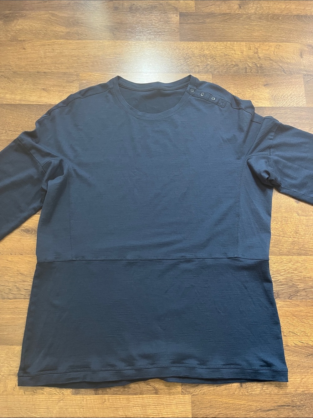 Lululemon Long Sleeve Button Shoulder Crewneck Shirt Navy Blue Size XL